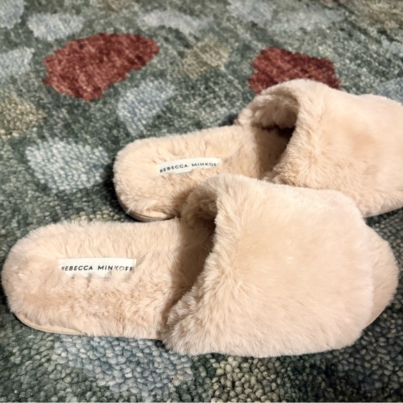 NWOT REBECCA MINKOFF SO COMFY FAUX FUR SLIPPERS, SIZE M 7-8 - Picture 4 of 6